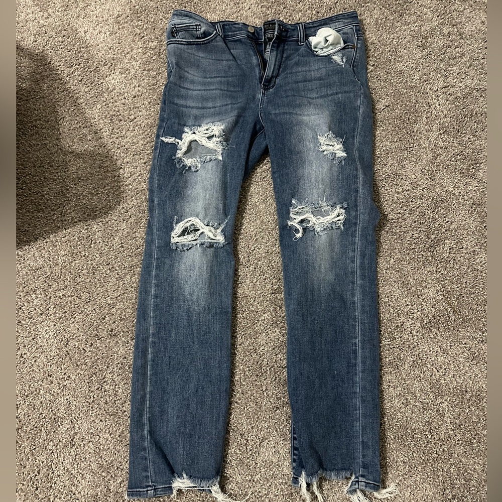 Judy Blue Distressed Straight Fit Jeans